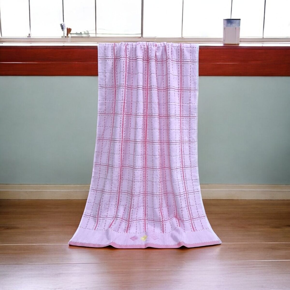 Vibrant Checkered Soft Bath Towel - Image 2